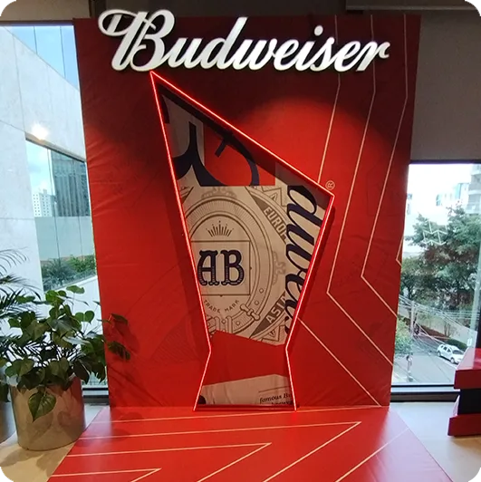 Backdrop da Budweiser montado em ativação corporativa
